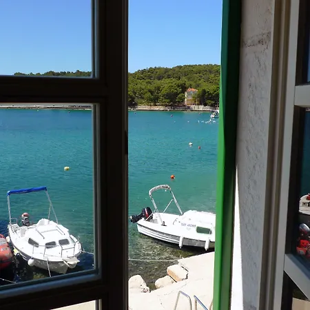 Maestral Prvić Luka