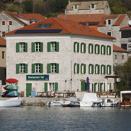 Maestral Prvić Luka