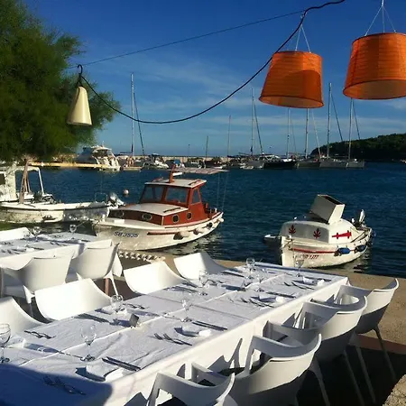 Maestral 3* Prvić Luka